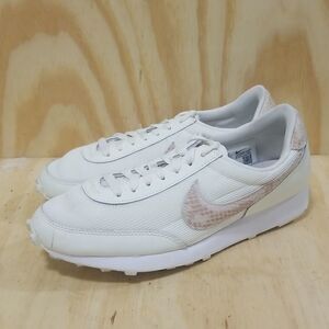 Nike Womens Daybreak Size 9 Sneakers